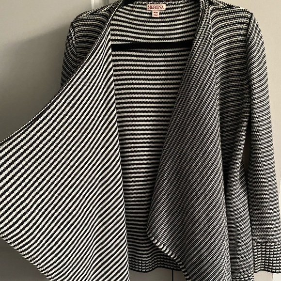 Striped Cardigan black and white - Picture 7 of 9